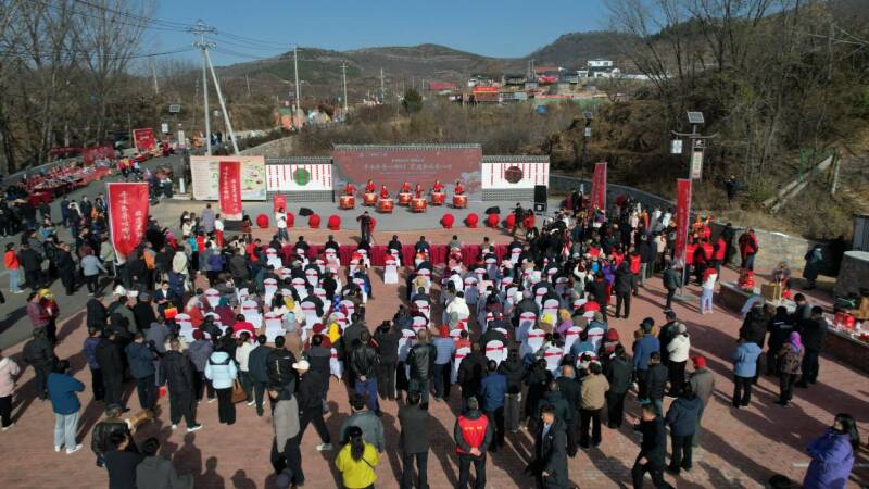 济南市钢城区：齐鲁“咕嘟村”开村 “千人大锅宴”备受青睐
