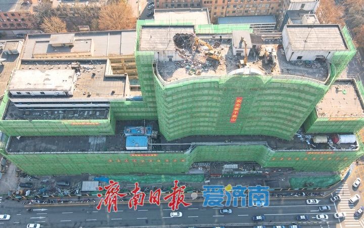 济南火车站南广场商业地标拆除全面启动