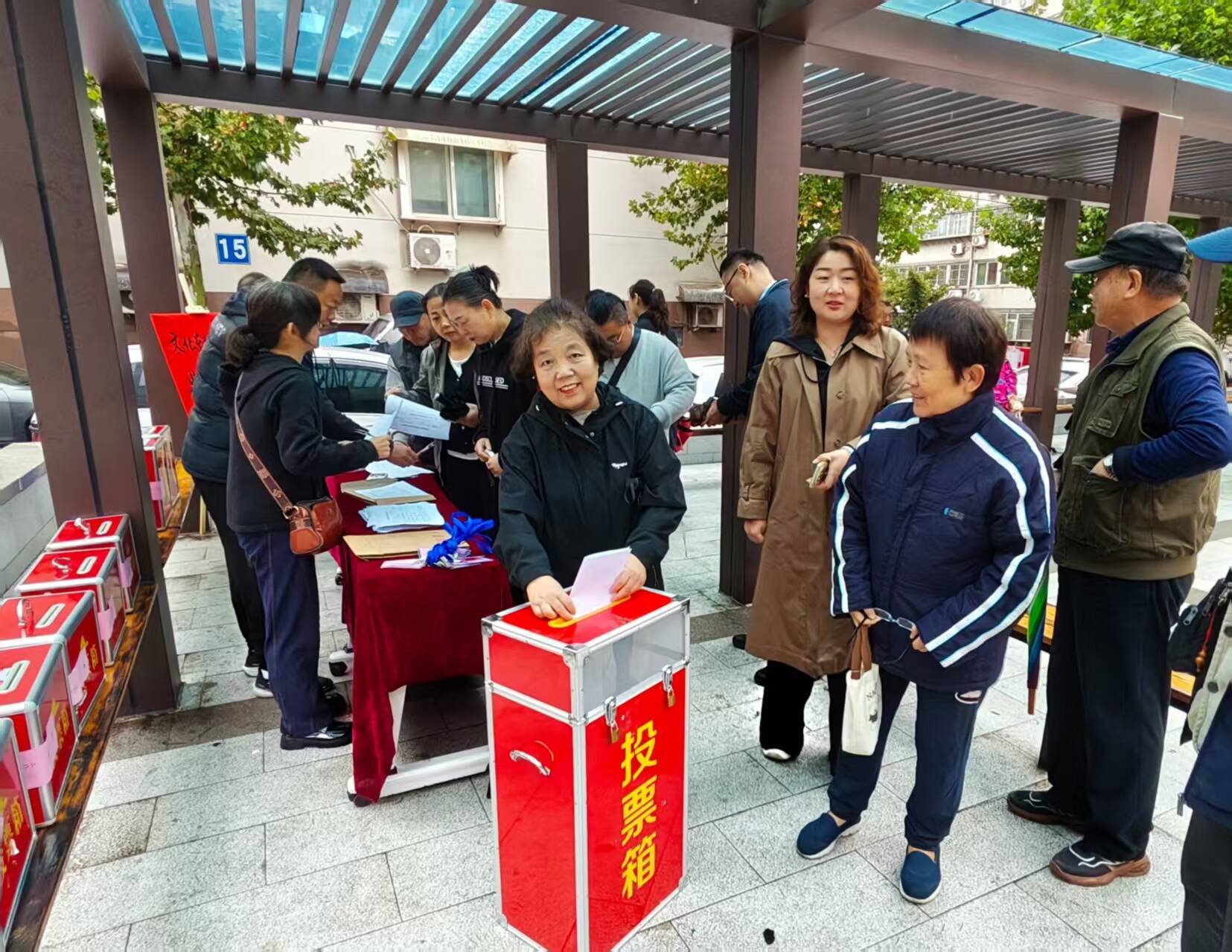 济南历下区：“四化”工作法破解小区治理难题 党建引领绘就幸福图景