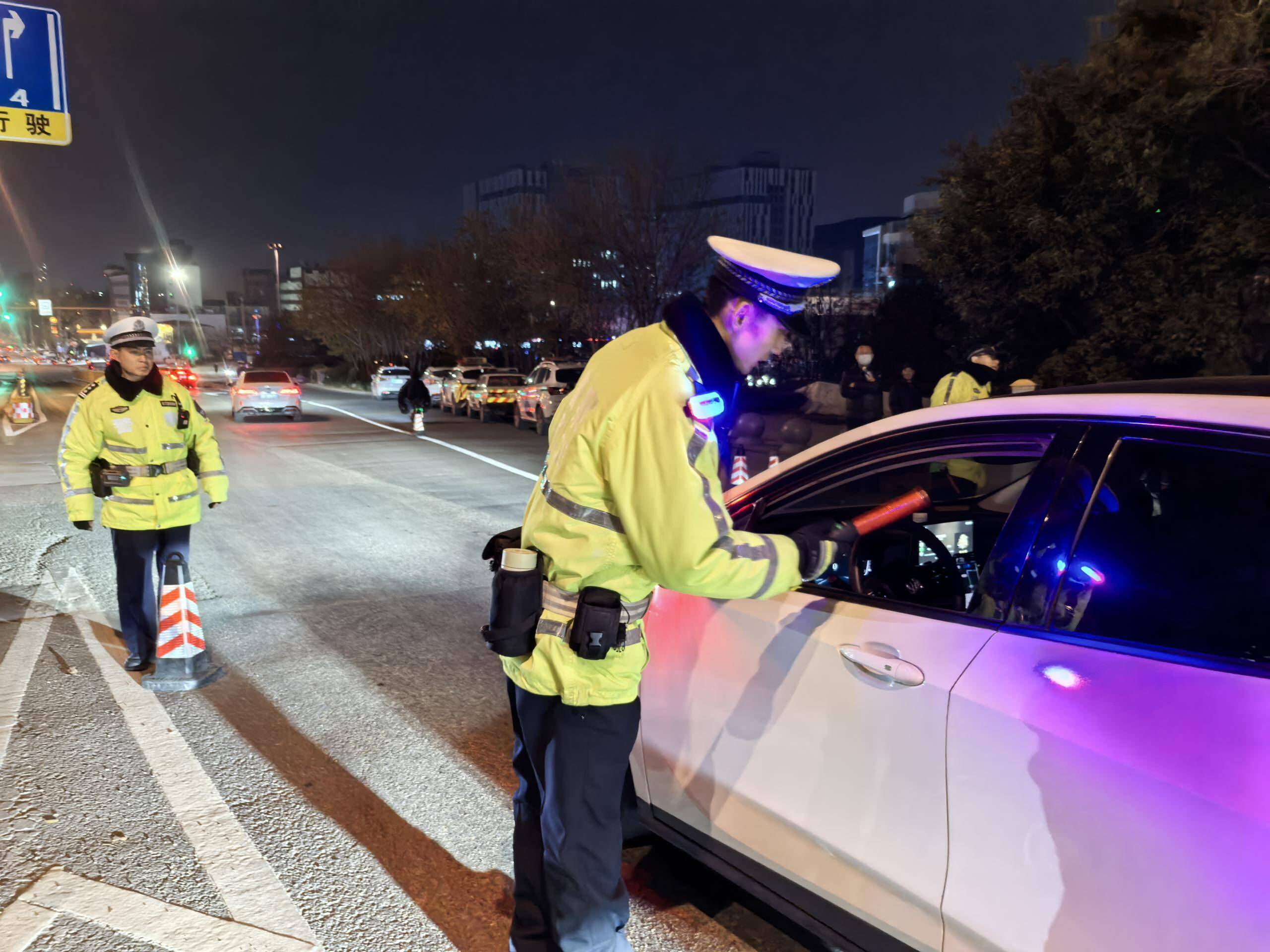 查获67起！济南交警开展冬季守护行动