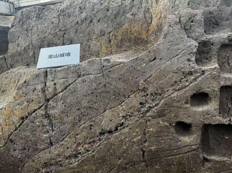 大明湖畔，触摸五千年未断的城脉